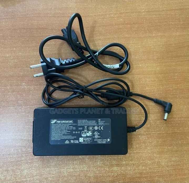 120w Power Adapter for Laptops 19.0v = 6.32a Dell Small Pin